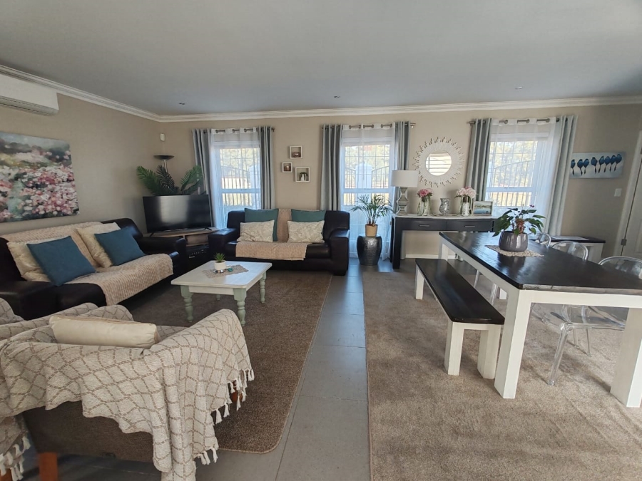 To Let 3 Bedroom Property for Rent in Somerset West Western Cape